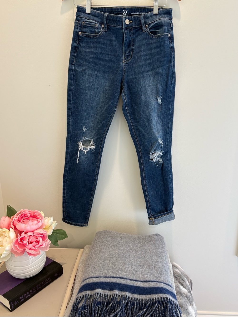 Women’s New York & Company Dark Blue Distressed Skinny Jeans